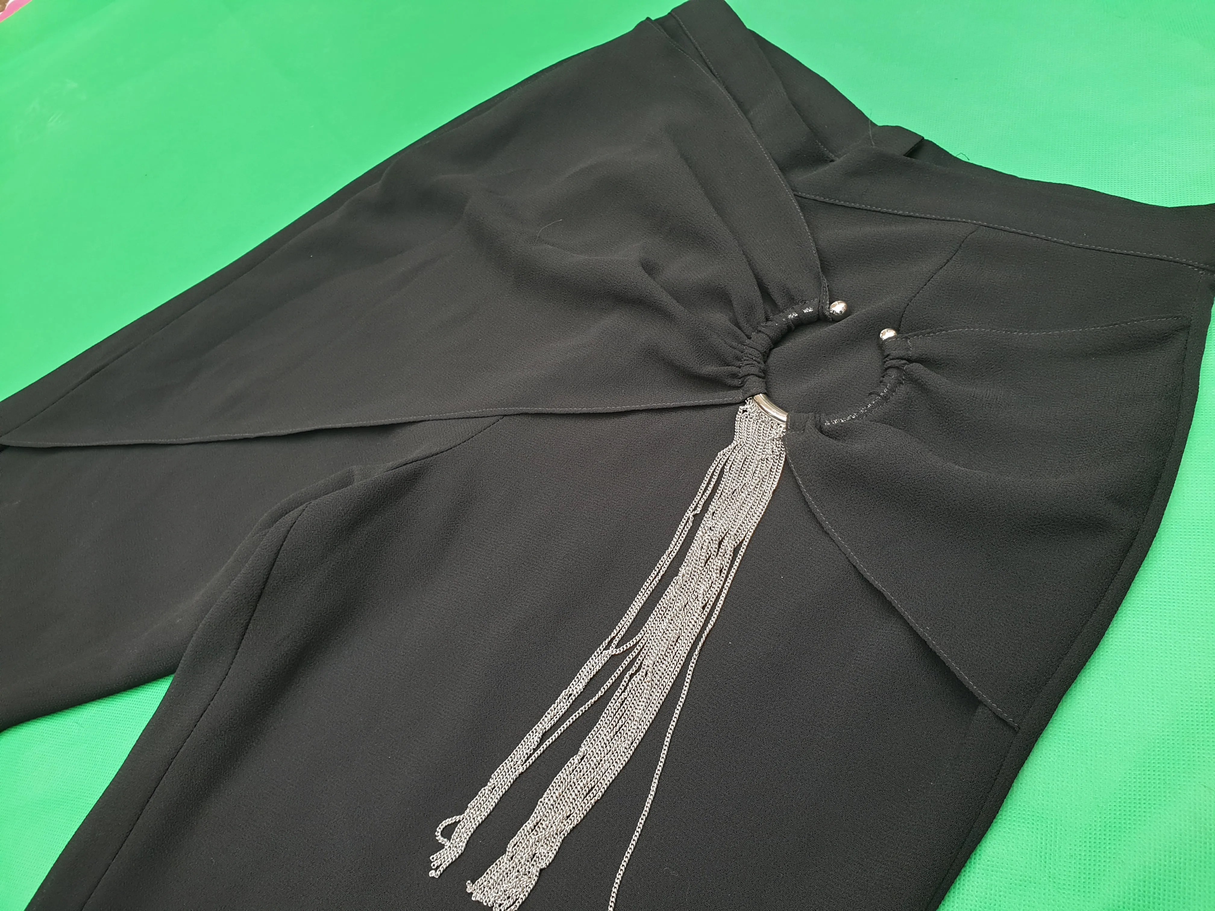 90s Roman Originals black Crepe trousers/chain detail UK12