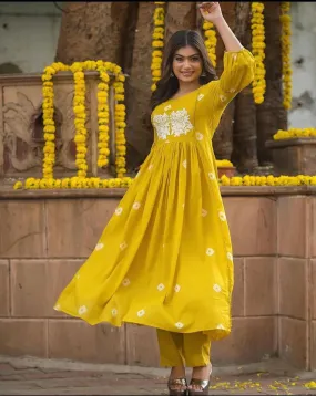 "Elegant yellow cotton Printed Kurti Pant Set"