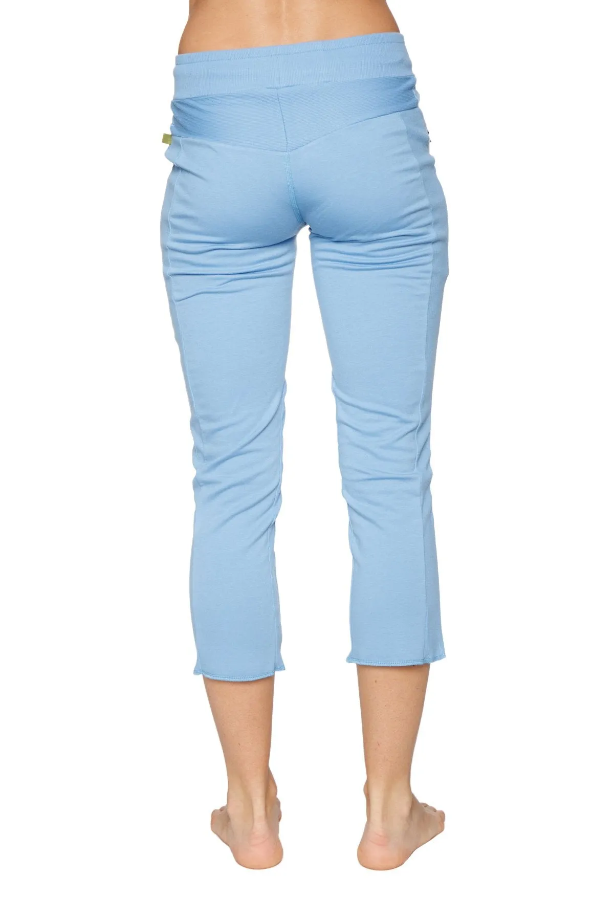 Women's 4/5 Length Zipper Pocket Capri Yoga Pant (Sky Blue)
